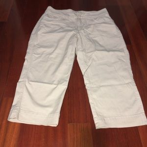 ✨Light khaki lightweight capris